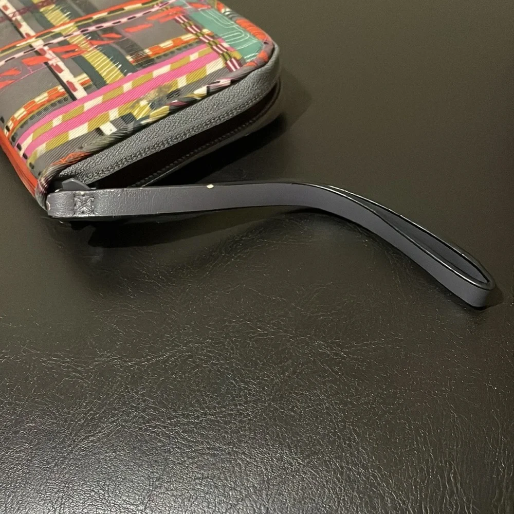 Vera Bradley‎ Midtown Wristlet